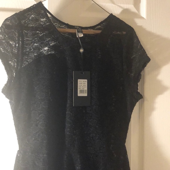 Beautiful black short sleeve lace dress - Picture 2 of 6